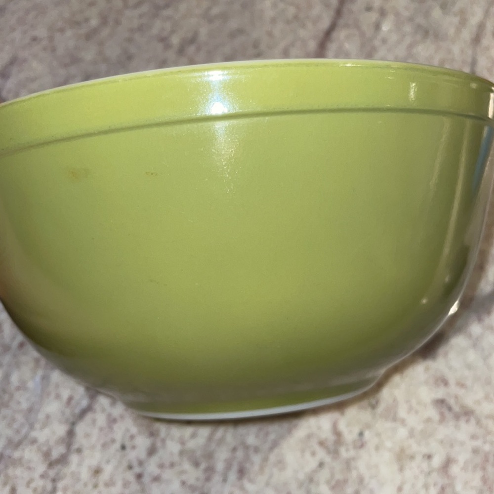 Vintage Pyrex Bowl Avocado Green 2.5quart - Picture 10 of 14